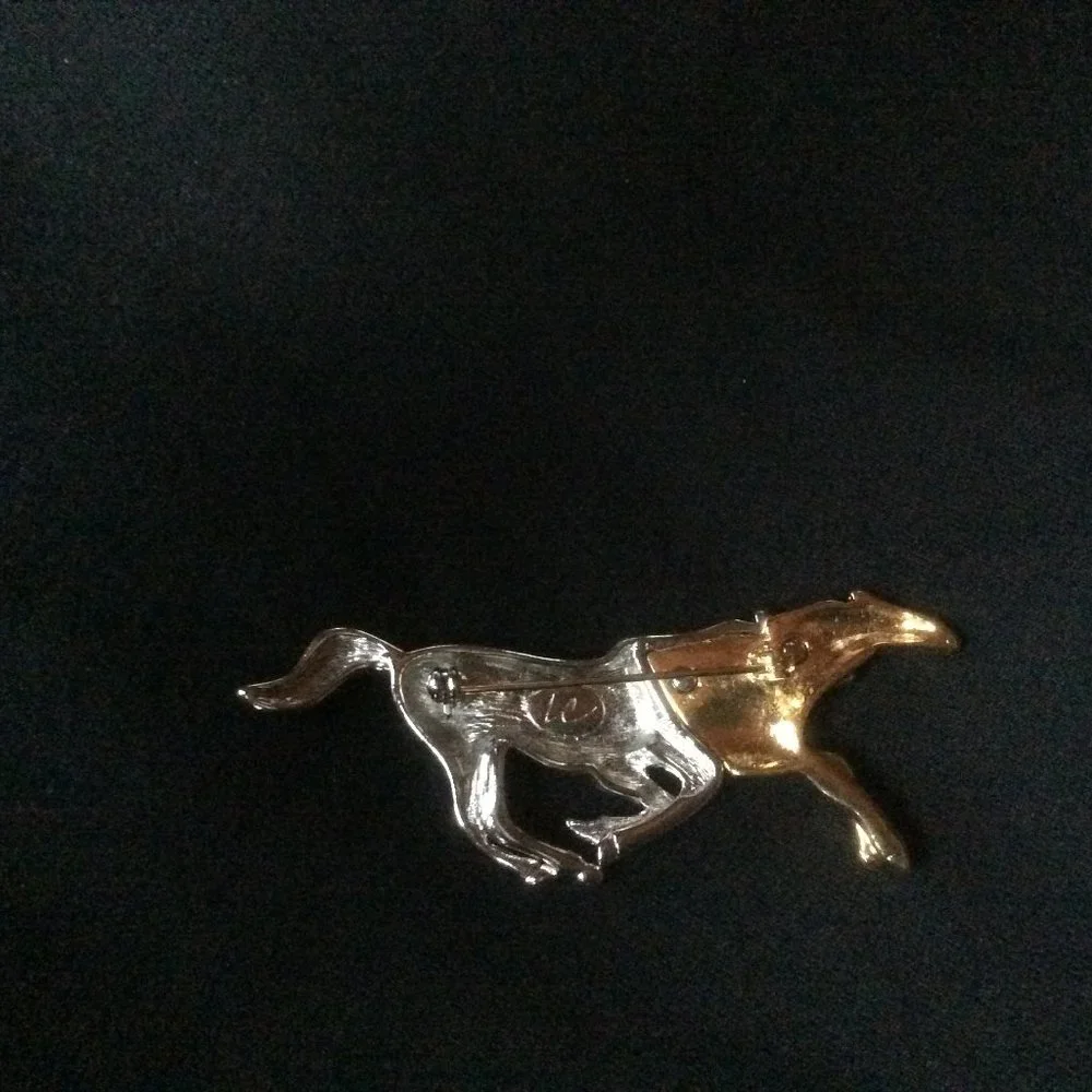 Vintage Liz Claiborne Wild Mustang Horses Silver & Gold Tone Stamped 80s Pin - Picture 2 of 3